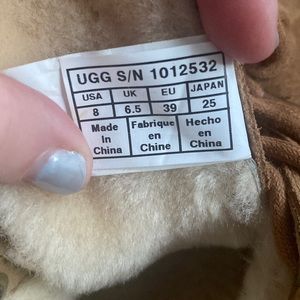 Brand new size 8 UGG Neumel